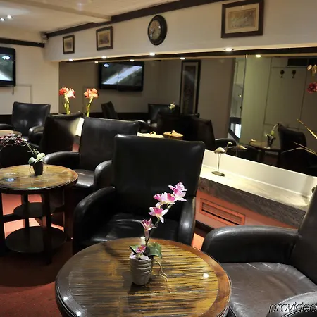 Molitor Hotel 3*