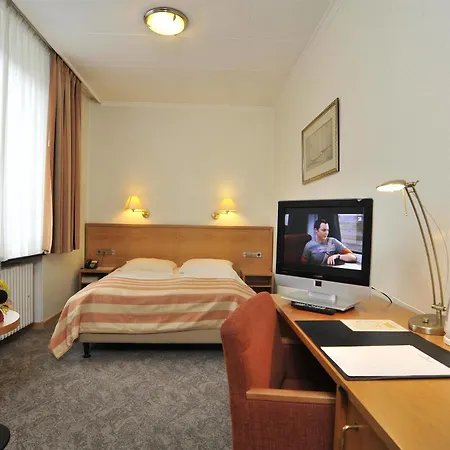 Molitor Hotel 3*